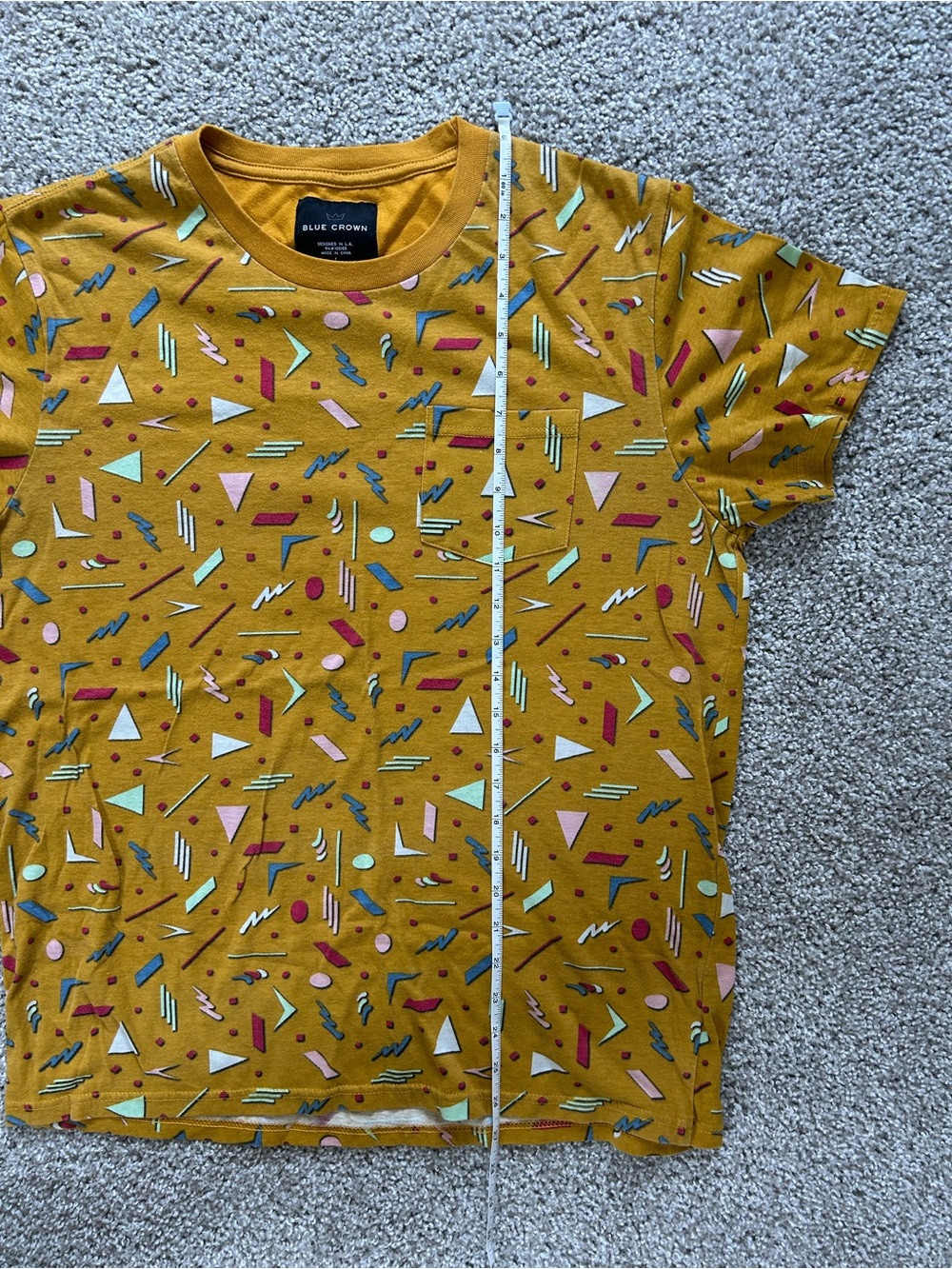 geometric patterned tee - Picture 9 of 11